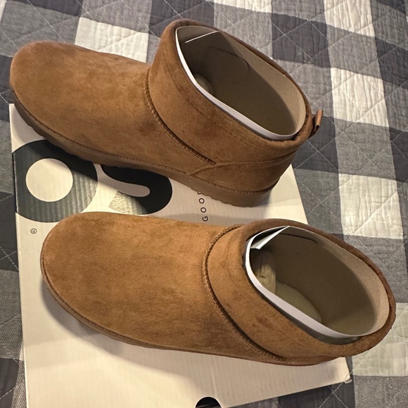 SO® Lupita Women's Cozy Mini Boots - Picture 2 of 6